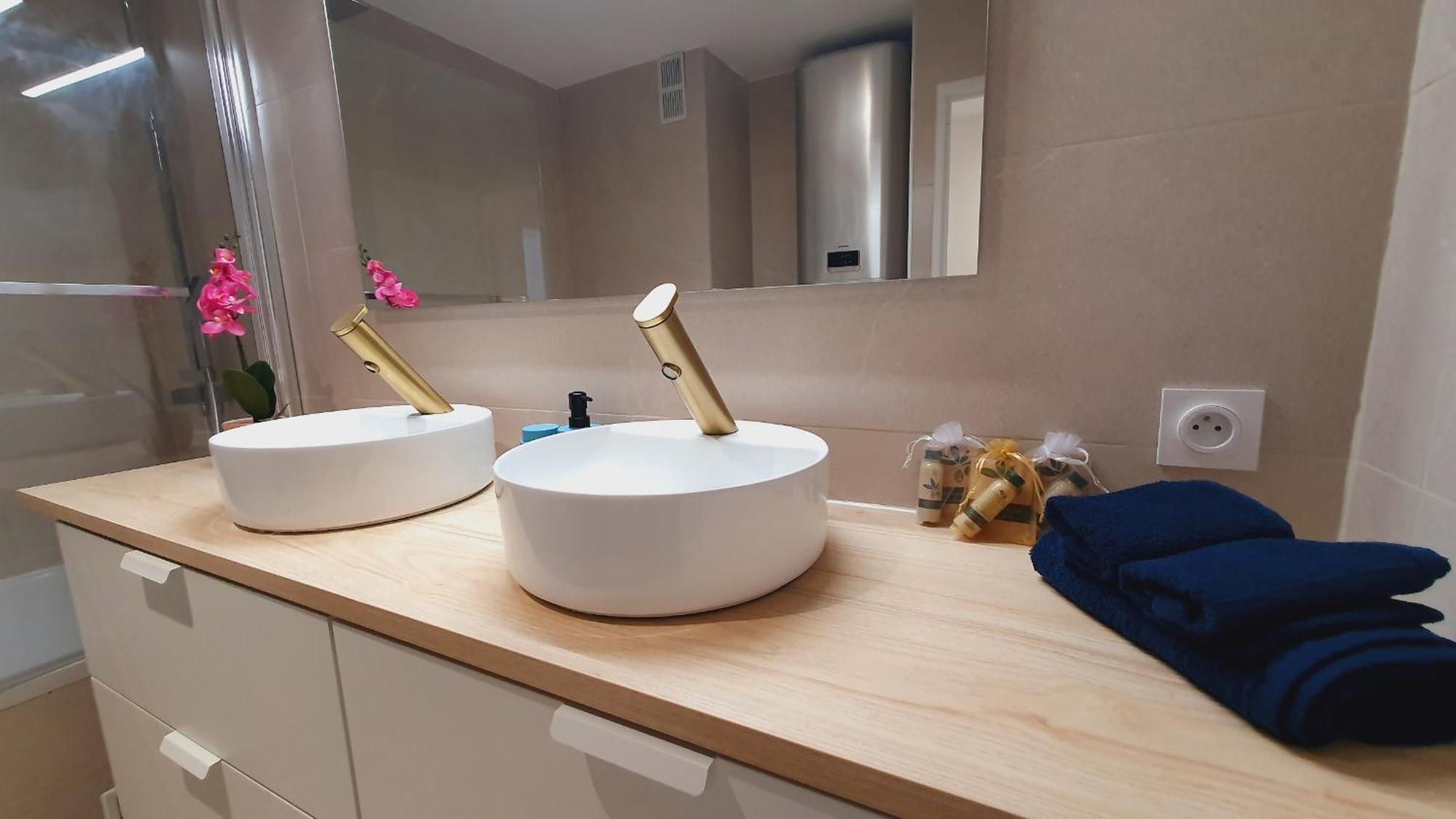 T3 Double Terrasses Clim Wifi En Centre-ville - Rossiconciergerie - Linge Inclus *